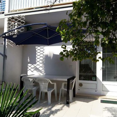 Villa Flora غرادو المظهر الخارجي الصورة