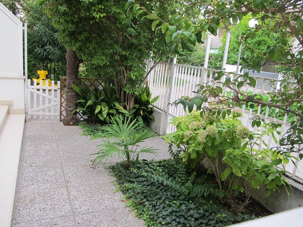 Villa Flora غرادو المظهر الخارجي الصورة