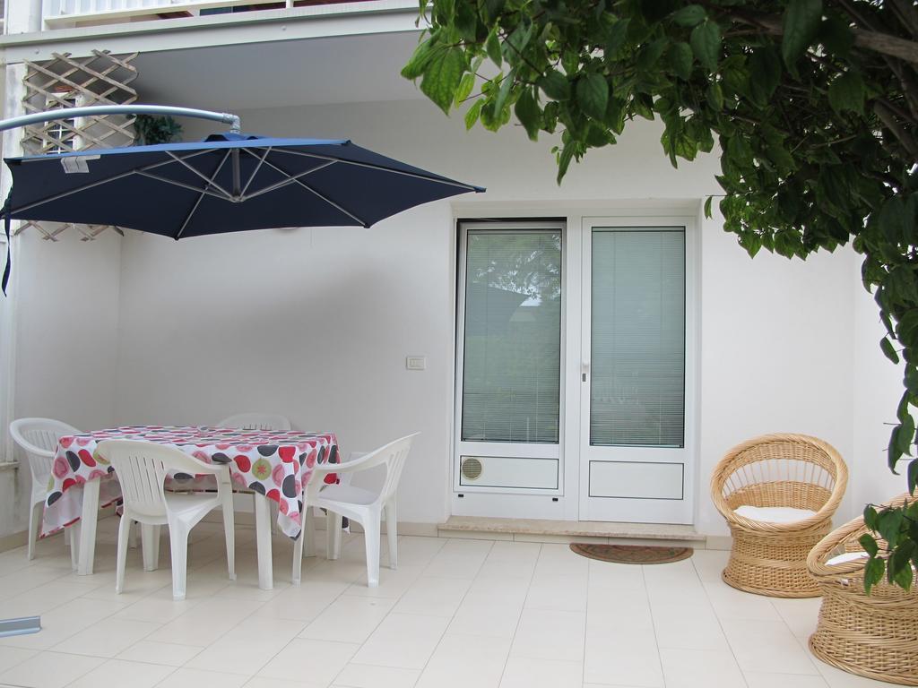 Villa Flora غرادو المظهر الخارجي الصورة