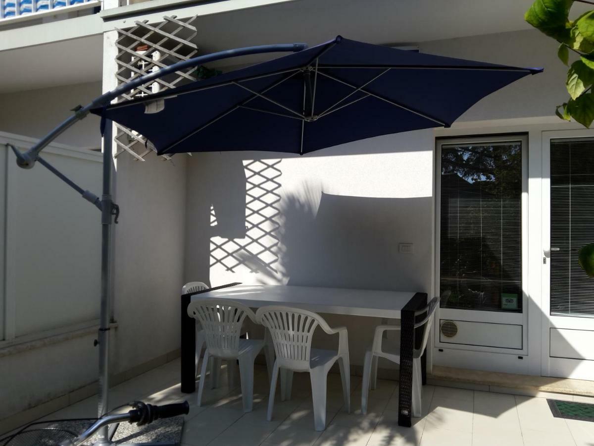 Villa Flora غرادو المظهر الخارجي الصورة