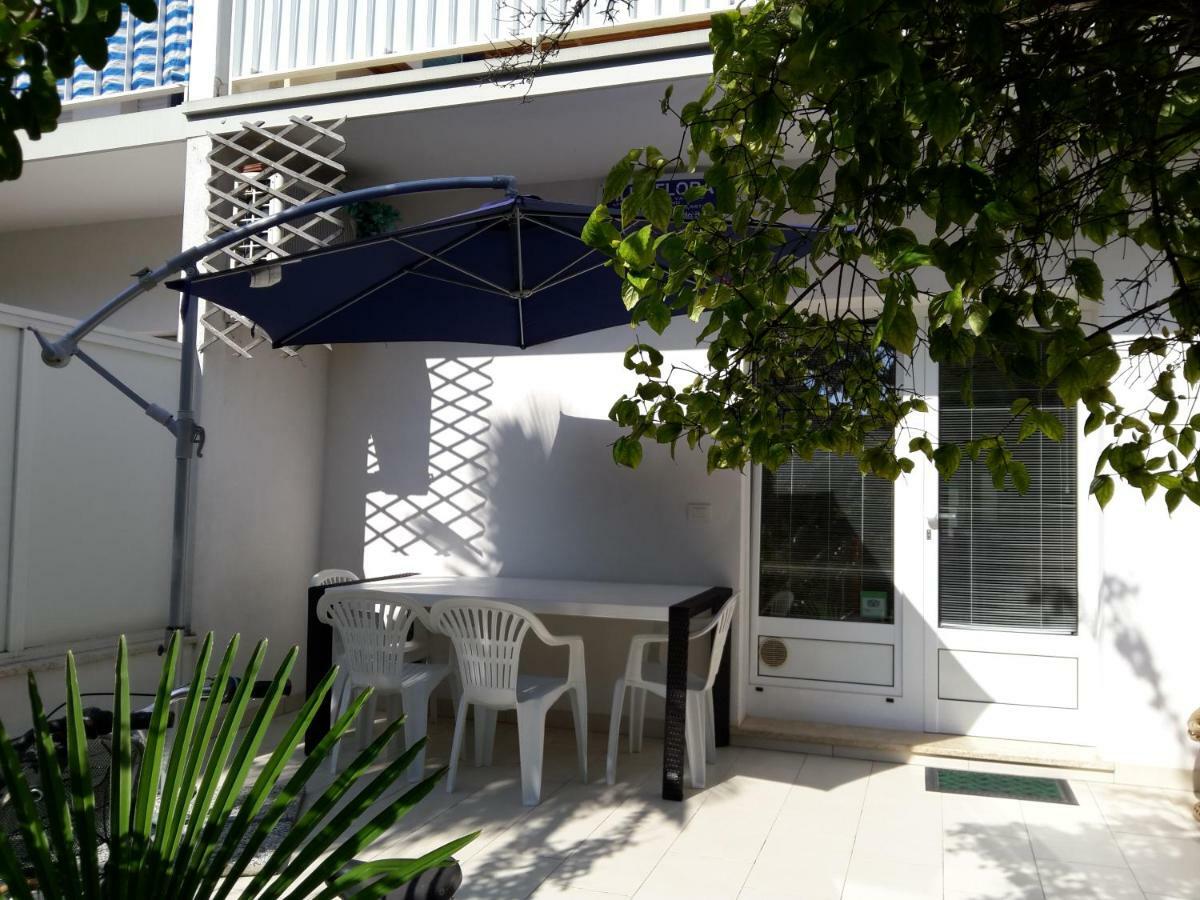 Villa Flora غرادو المظهر الخارجي الصورة