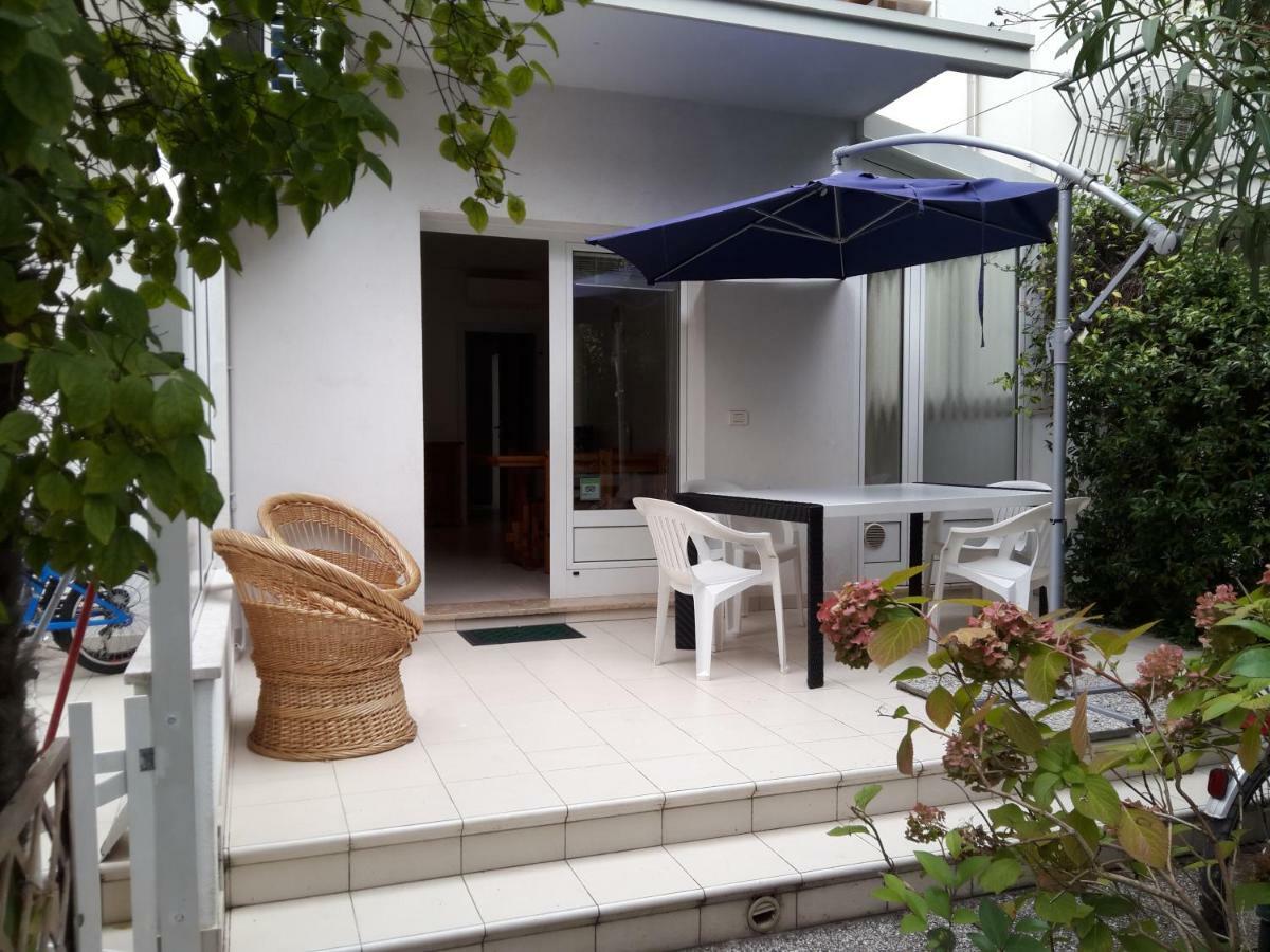 Villa Flora غرادو المظهر الخارجي الصورة